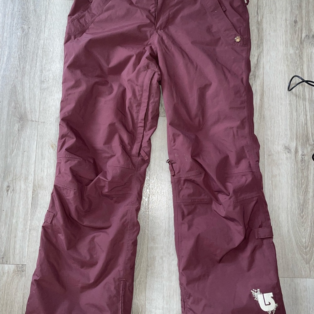 Burton Snowboard / ski pants. Size small. Great condition.